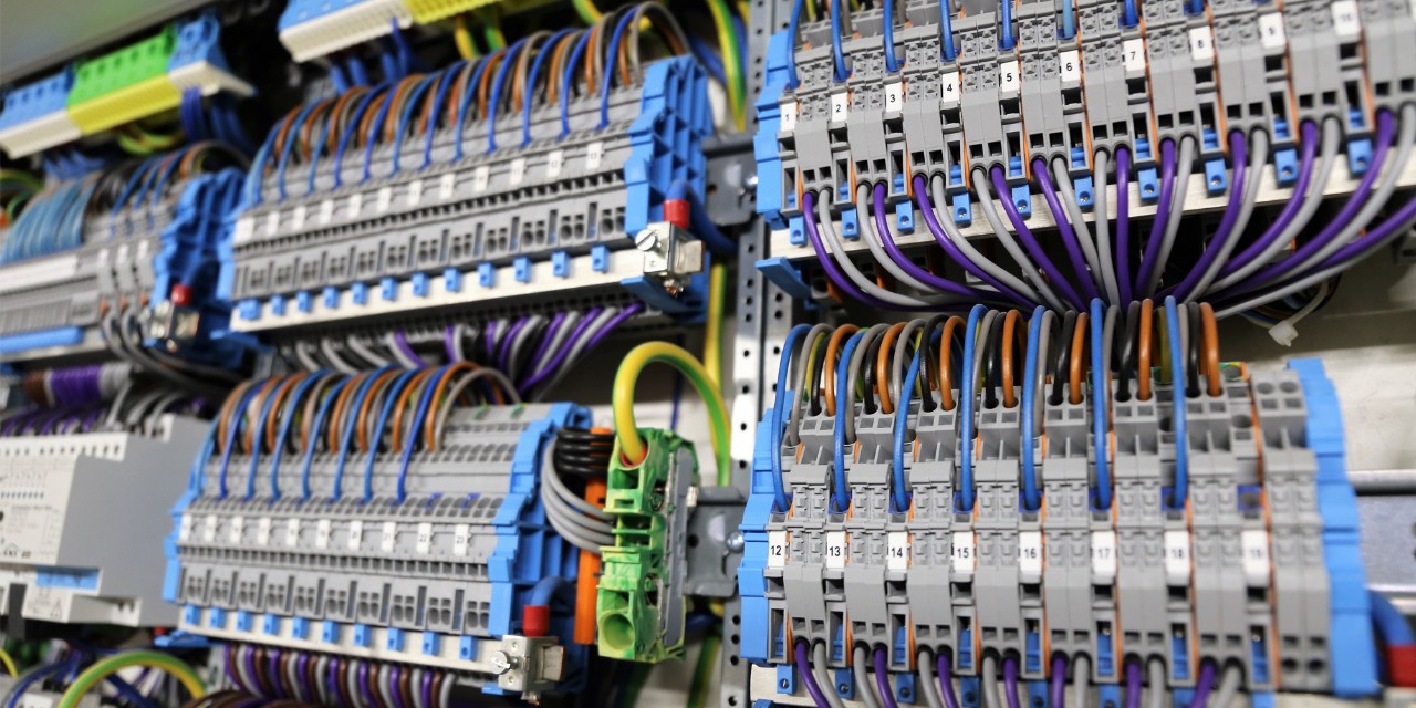 Elektroinstalace a elektromontáže